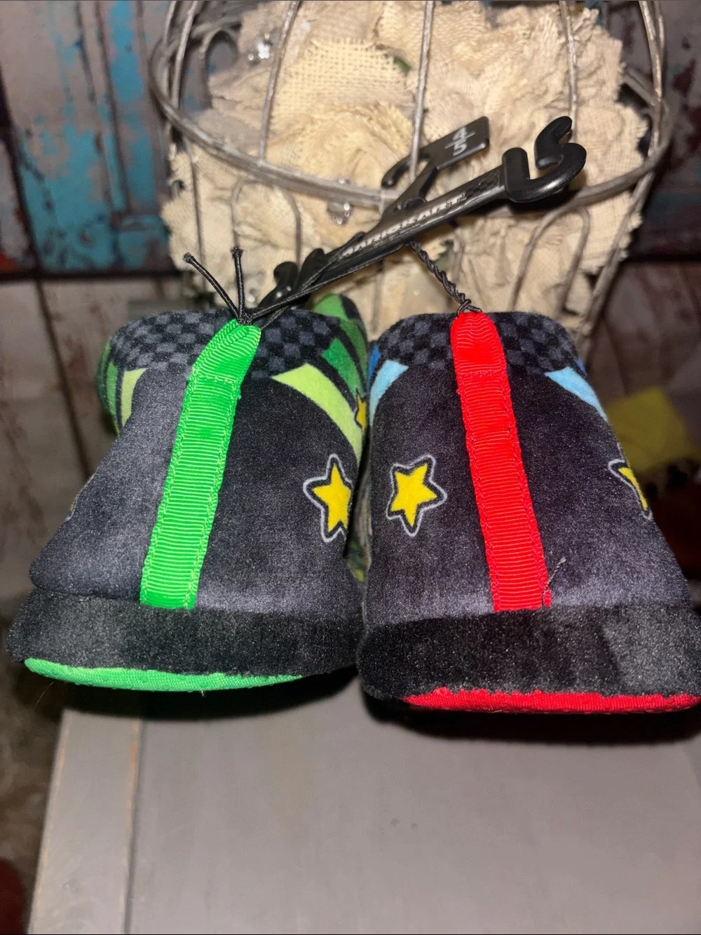 MARIOKART SUPER MARIO Plush Boot Racing Slippers Boys Sz 4-5 New With Tag